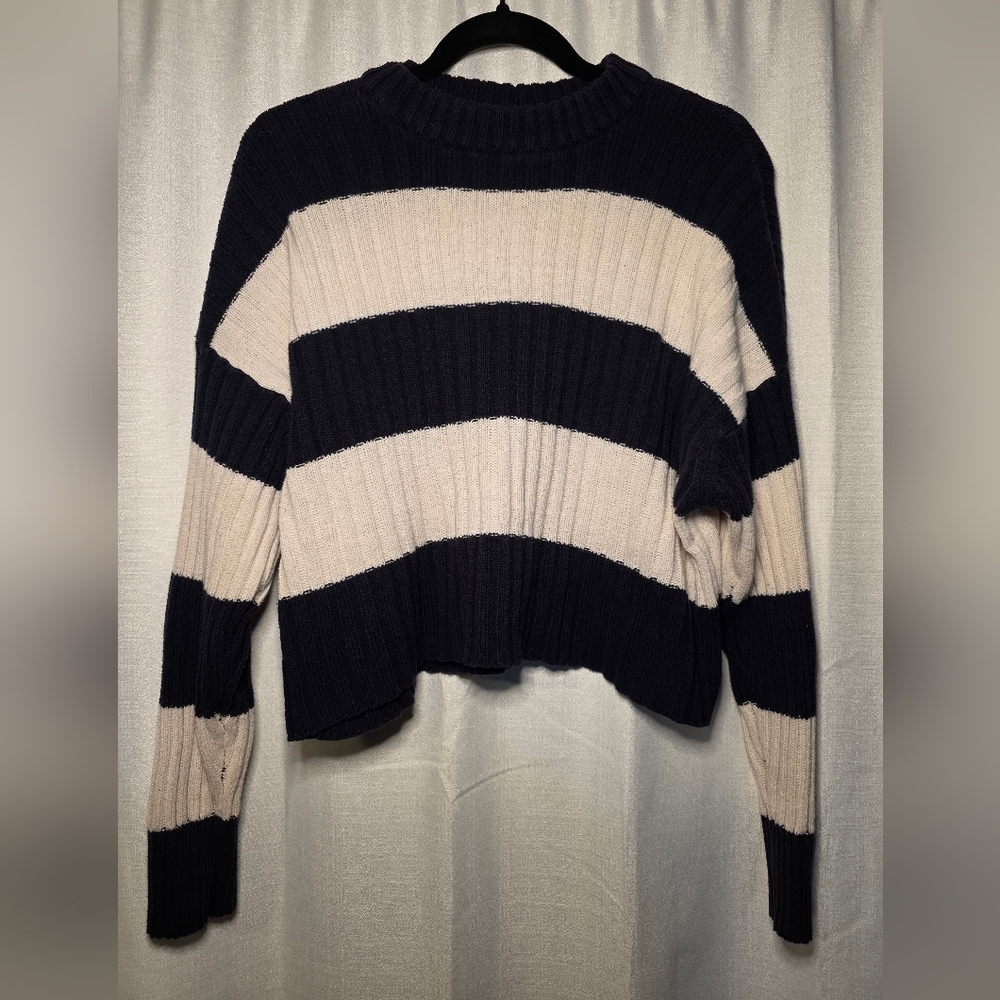 L American Eagle Navy Blue And Cream Women's Sweater